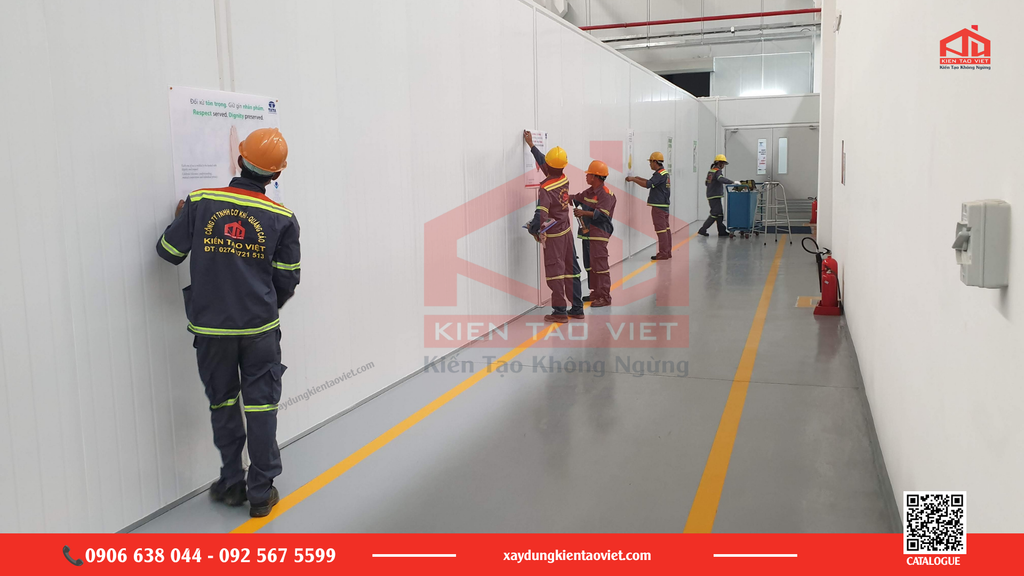 Đội ngũ kỹ sư Kiến Tạo Việt thi công nâng cấp hệ thống hạ tầng nhà xưởng.